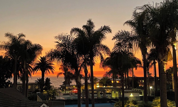 San Onofre House | Trestles Surf Casita - Walk to Trestles - Guard Gated - Beach - Monthly Discount