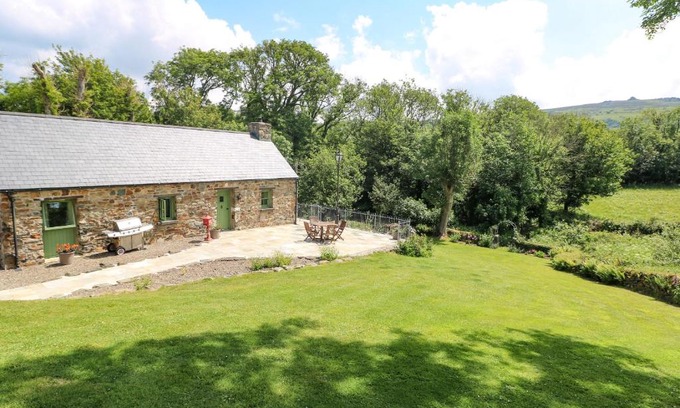 Dinas Cross House | Trewrach Cottage