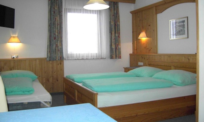 Inneralpbach Apartment | Triple room - Pension Rieder