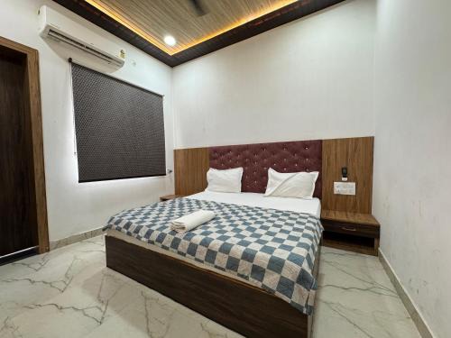 Mathura Hotel | Trishika Residency