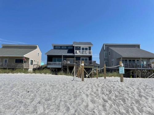 Long Beach House | Tropic like Its Hot Oak Island Oceanfront House
