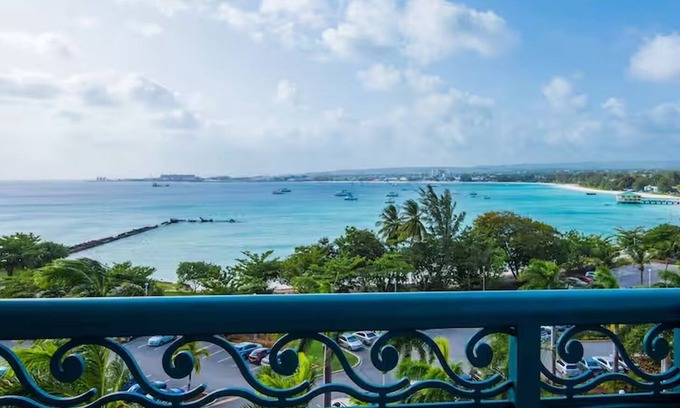 Garrison Historic Area Hotel | Tropical Ambiance in 3 Suites w/Stunning Bay Views in Beachfront Resort