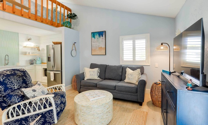 Hobe Sound Cottage | Tropical Cottage < 2 Mi to Hobe Sound Beach!