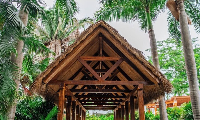 La Puntilla Villa | Tropical Oasis Villa: Quiet Beach, Private Pool & BBQ –Perfect Family Getaway