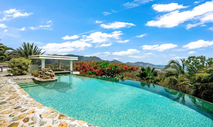 Oyster Pond House | Tropical Oasis in St. Martin 5 min to beach! Huge private pool+panoramic views!