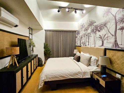 Bonifacio Global City Apartment | Tropical Oasis w/the best view of BGC + Netflix
