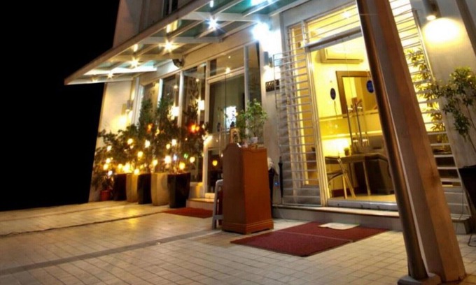 Pio del Pilar House | Tropical Twin Escape – Avitel Townhouse Stay