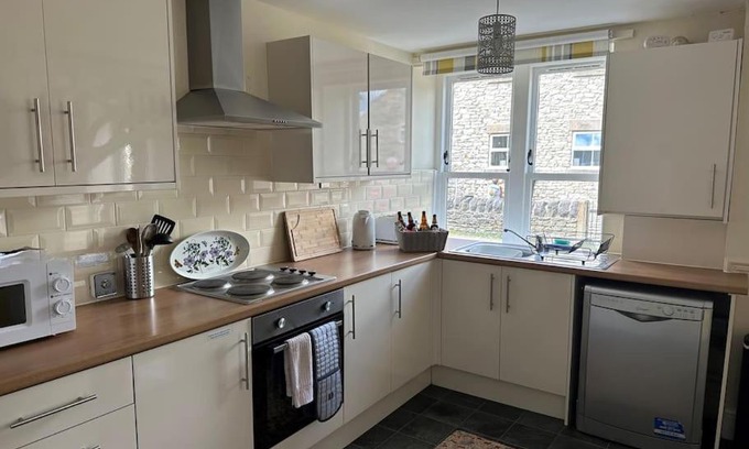 Hope Valley House | Trotters Place - Bradwell