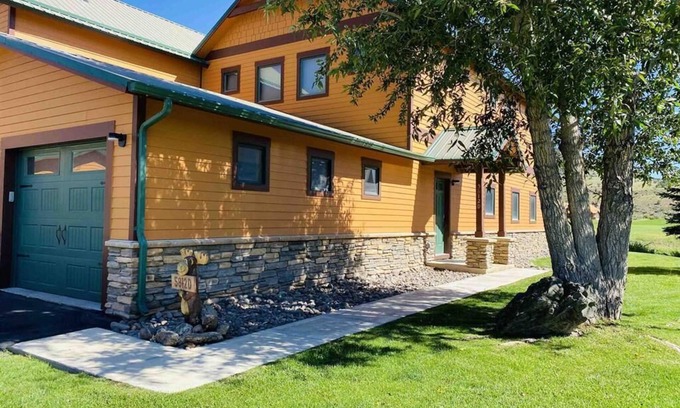 South Fork House | Trout Creek - Rio Grande Club Luxury End-Unit, Fish, Ski, Free Golf
