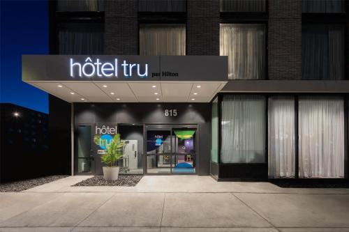 Gay Village Hotel | Tru By Hilton Montréal centre-ville