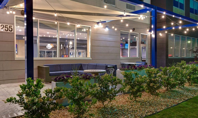Rocky Mount Hotel | Tru by Hilton Rocky Mount