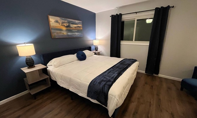 Naperville House | True: NEW Phenomenal 5BR-2BT Spacious House with Playground