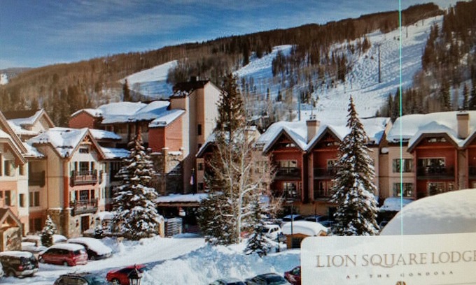 Vail Condo | TRUE Ski-in/Ski-Out - Deluxe On-Slope Resort -Stunning Views - Pool - Hot Tubs!