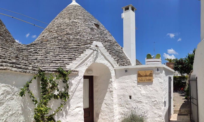 The Trulli of Alberobello House | Trullo alleyway, central with private garden
