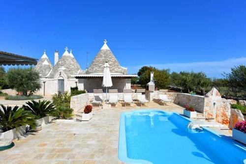 Ostuni House | Trullo Antico with exclusive swimming pool
