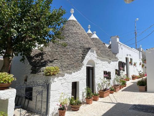 The Trulli of Alberobello House | Trullo "Vicolo Fiorito"