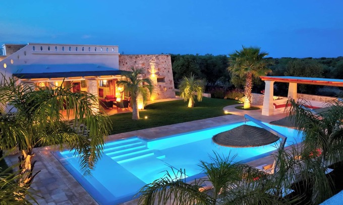 Ostuni Villa | Trullo with salt pool, sea view, BC. WiFi, 4 km from the sea, 4 km from Ostuni