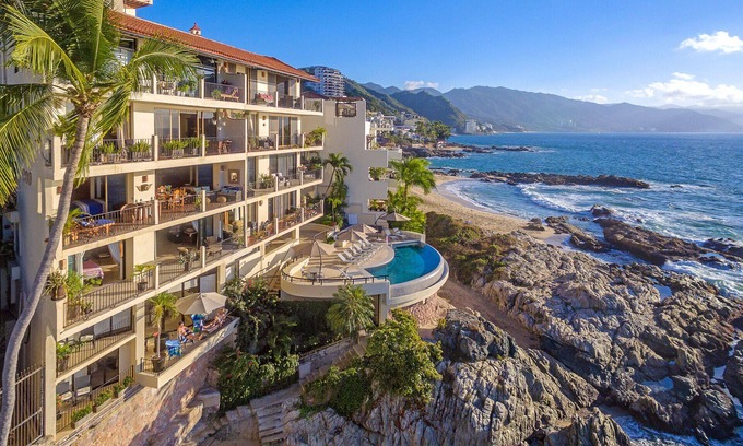 South Shore Hotel Area Condo | TRULY BEACHFRONT! No bar, restaurant or public promenade in front of you…