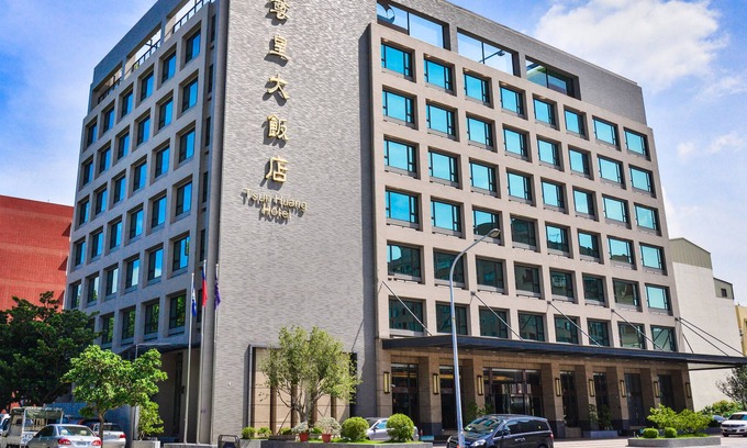 West District Hotel | Tsun Huang Hotel