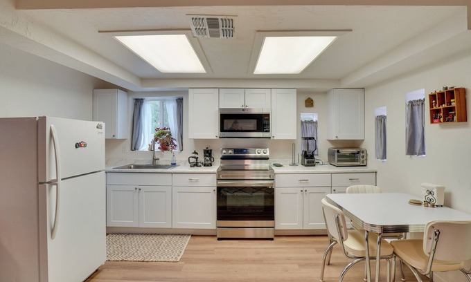 Mountain 1st Avenue Apartment | Tucson Studio ~ 2 Mi to University of Arizona!