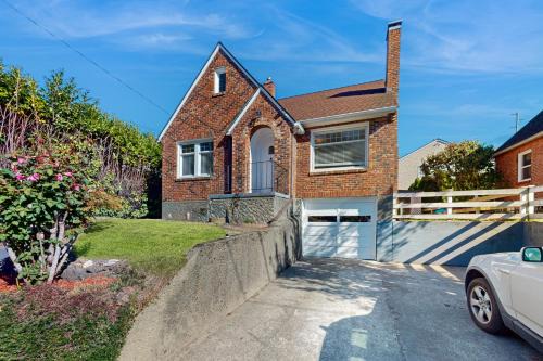 Bremerton House | Tudor Casa