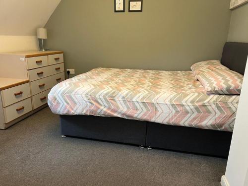 Gloucester Apartment | Tuffley 4 bedroom house