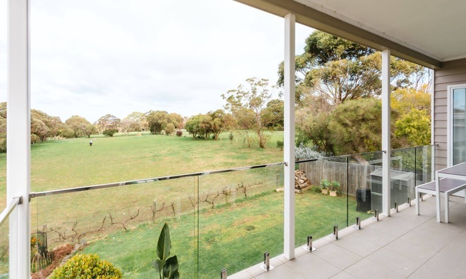 Balnarring House | Tully View Beach House Take it easy and revel in the spacious, cozy, sunlit family holiday home.