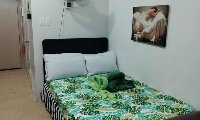 South Triangle Condo | Tum's MPlace Staycation 5th Floor Tower D