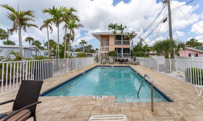Englewood Apartment | Turtle Bay 3B Bay Breeze Retreat
