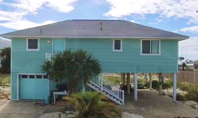 Toilla Segunda House | Turtles Nest, updated Family beach cottage only 1 block from the Gulf of Mexico.