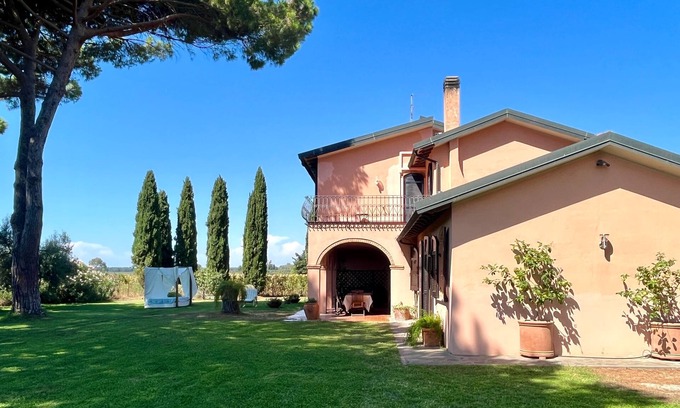 Campiglia Marittima Villa | Tuscan Villa 5mins from beach, sleeps 8, ev point