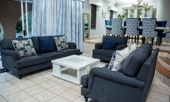 Umhlanga Villa | Tuscan Villa