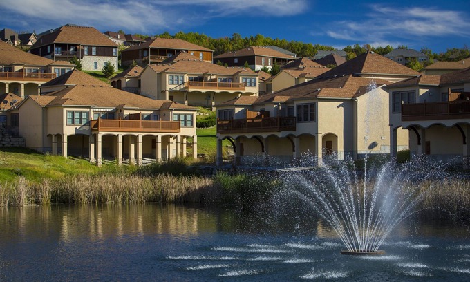 Fieldstone Bluffs House | Tuscany Hills 3 Bedroom Villa by RedAwning