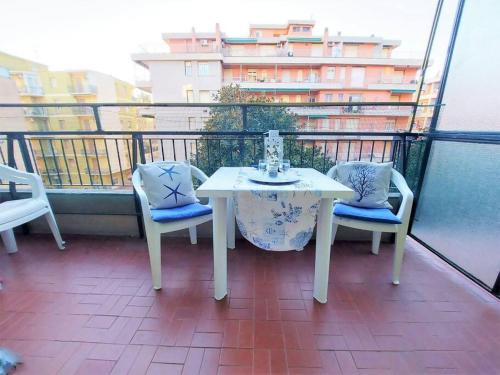 Pietra Ligure Apartment | Tutto intorno Mare, parcheggio privato, negozi