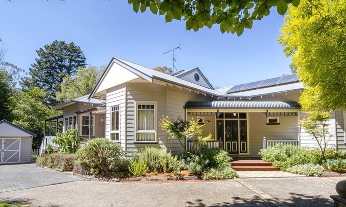 Leura House | Twenty 2 Abbey in Leura