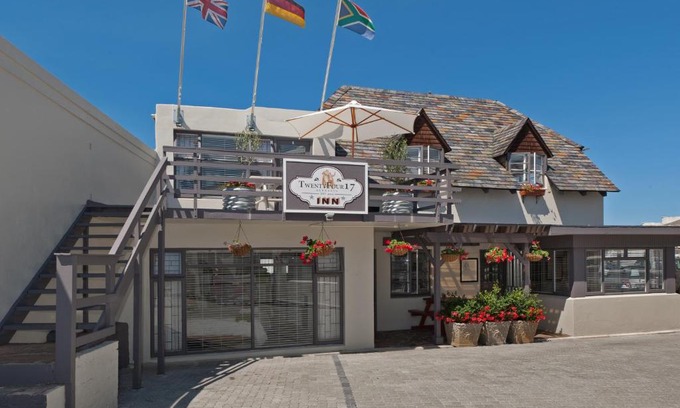 Hermanus City-Centre Hotel | TwentyFour 17 Inn