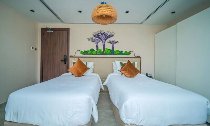 Al Barsha 1 Condo | Twin room in Private villa