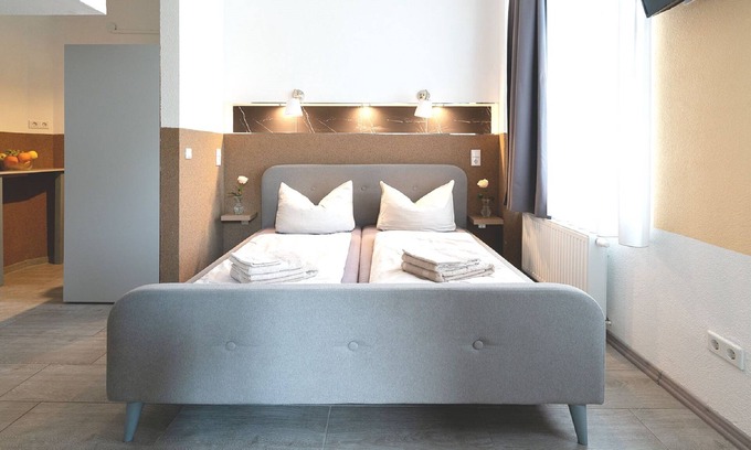 Senftenberg Apartment | Twin room with garden view, Ap. 11 - Apartments am Schloßpark