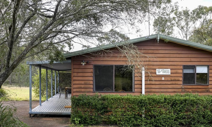 Pokolbin Cabin | Twin Tree Cabin 5 - 2 bedroom with 2 x queen beds
