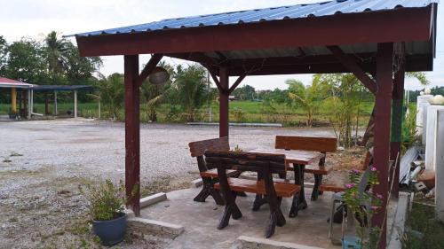 Kampung Permatang Kerai Besar House | TWIN TWO Homestay