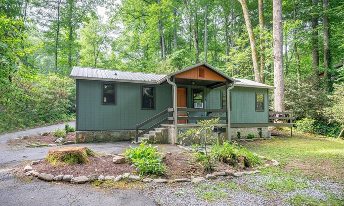 Maggie Valley Cabin | Twinbrook 8 Heritage