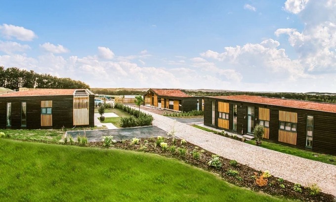 Newark upon Trent Ski Chalet | Two bed lodge with one king-size bed and one twin (King by arrangement).