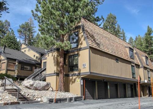 Majestic Pines Apartment | Two-Bedroom Apartment