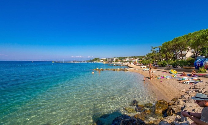 Gabonjin Apartment | Two bedroom apartment with terrace Gabonjin, Krk (A-23523-b)