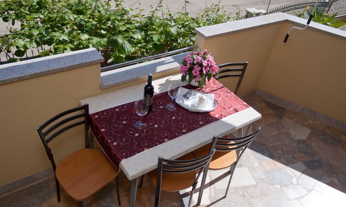 Novigrad Apartment | Two bedroom apartment with terrace Novigrad (A-7108-a)