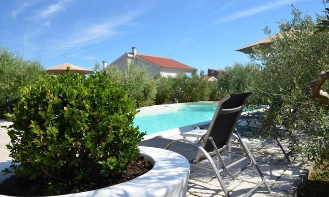 Povljana Apartment | Two bedroom apartment with terrace and sea view Povljana, Pag (A-244-b)