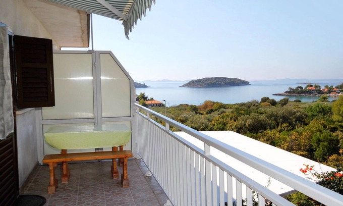 Prizba Apartment | Two bedroom apartment with terrace and sea view Prižba, Korčula (A-219-b)