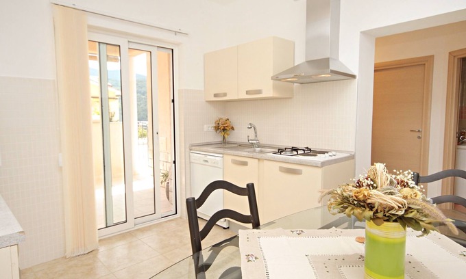 Duga Luka Apartment | Two bedroom apartment with terrace Duga Luka (Prtlog), Labin (A-5528-c)