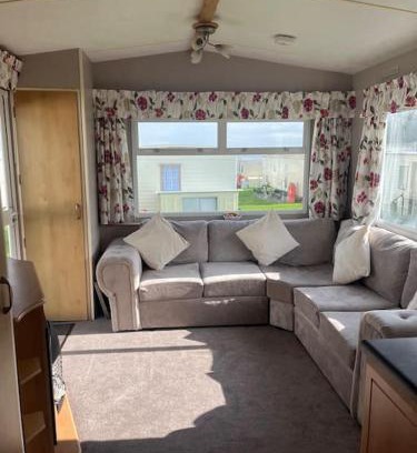 Sheerness Apartment | Two bedroom Caravan with Sea Views, Warden Springs Eastchurch