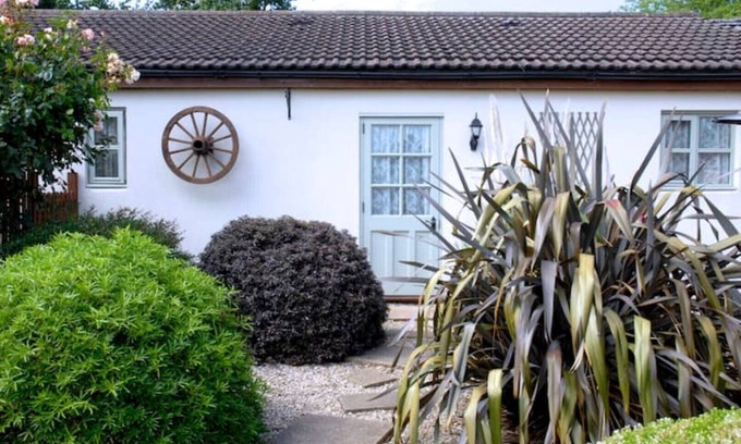 Wedmore Cottage | Two Bedroom Cottage near Wedmore with Mendip Views
